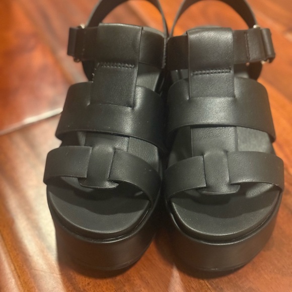 Soda Black Strappy Platform Sandals - Picture 3 of 10